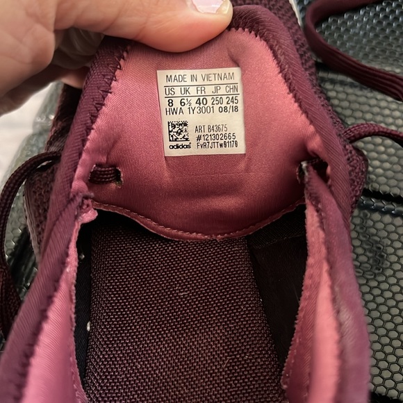 Adidas - Picture 5 of 5